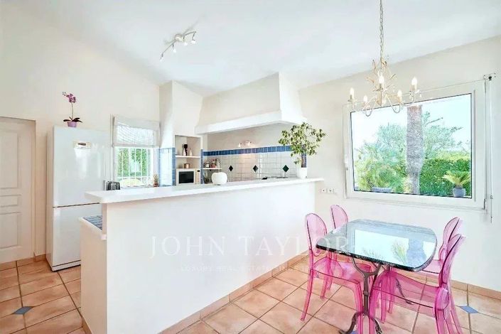 Image No.5-4 Bed House for sale