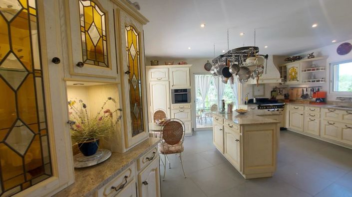 Image No.10-4 Bed House for sale