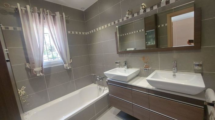 Image No.14-4 Bed House for sale