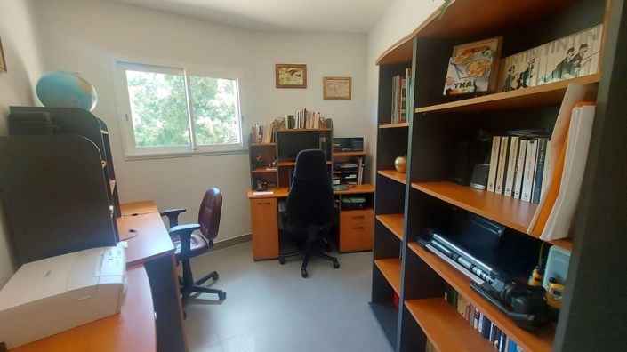 Image No.21-4 Bed House for sale