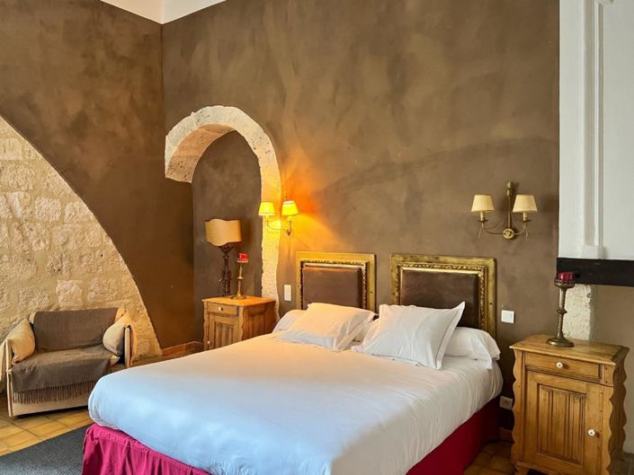 Image No.17-13 Bed Property for sale