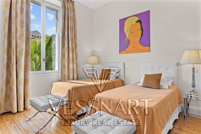 Image No.11-10 Bed House for sale