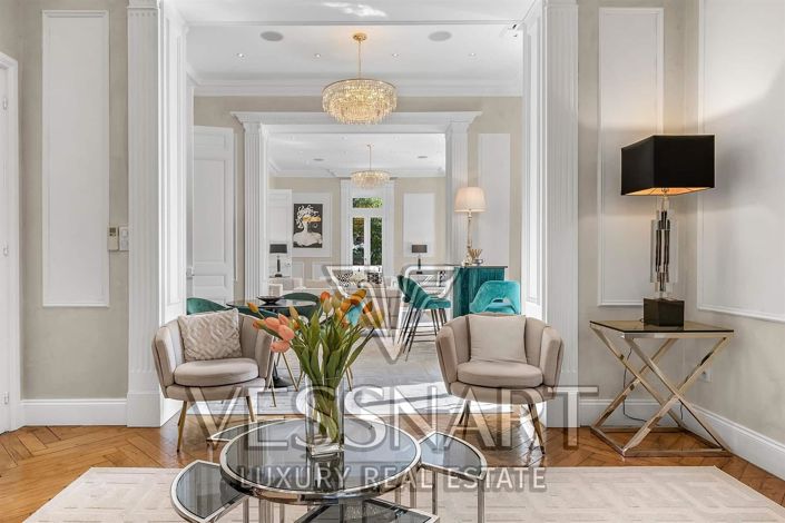 Image No.7-10 Bed House for sale