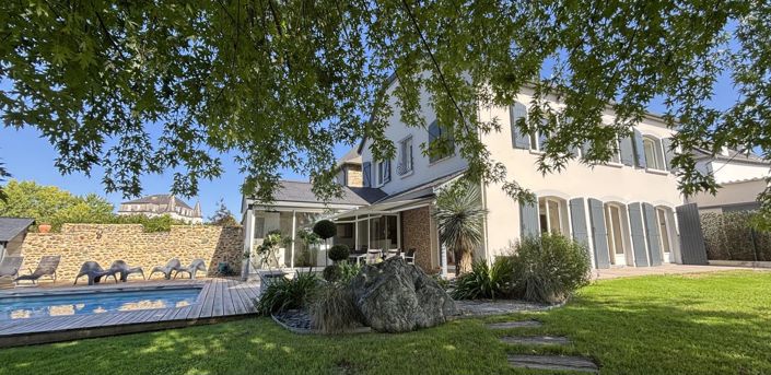 Image No.1-4 Bed House for sale