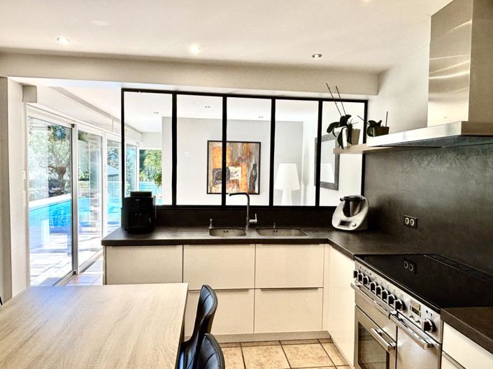 Image No.9-4 Bed House for sale