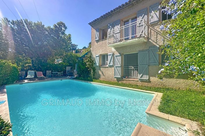 Image No.1-4 Bed House for sale