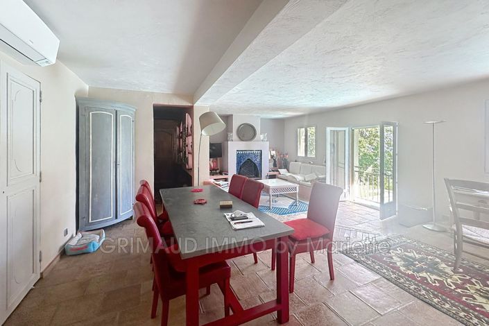 Image No.8-4 Bed House for sale