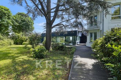 1 - Suresnes, House
