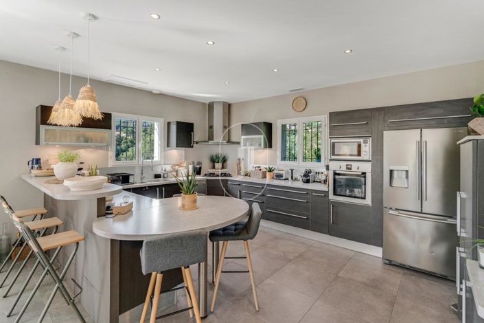 Image No.6-4 Bed House for sale