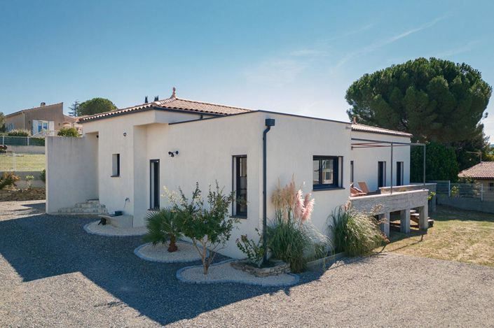 Image No.1-4 Bed House for sale