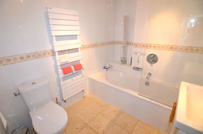 Image No.16-3 Bed House for sale