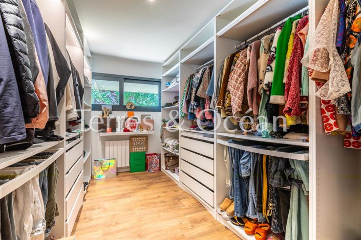 Image No.14-4 Bed House for sale