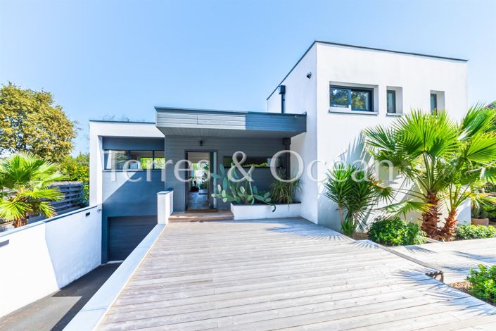 Image No.15-4 Bed House for sale