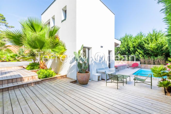 Image No.8-4 Bed House for sale