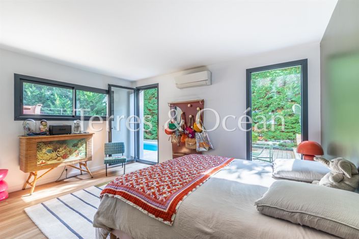 Image No.9-4 Bed House for sale