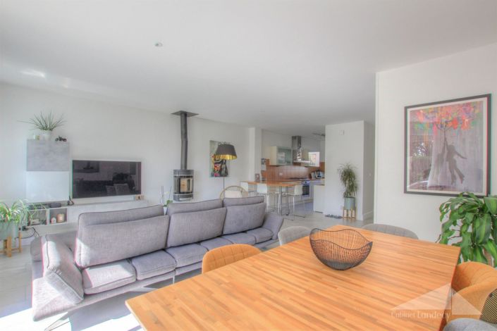 Image No.3-4 Bed House for sale