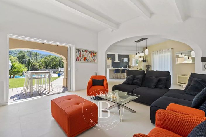 Image No.5-5 Bed House for sale