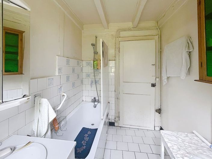 Image No.11-7 Bed House for sale