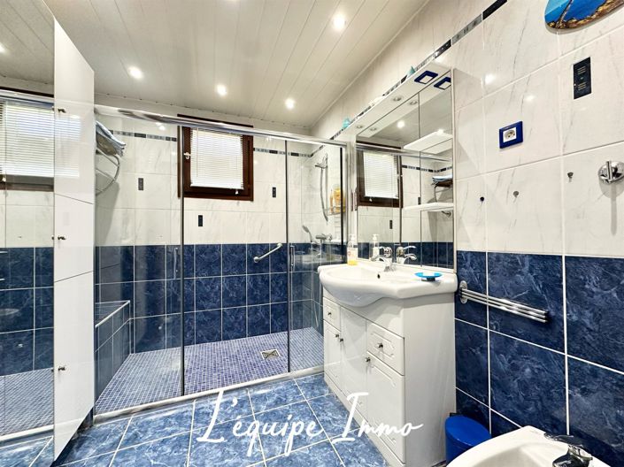 Image No.10-3 Bed House for sale