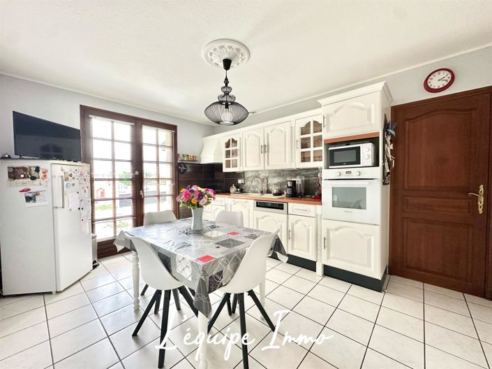 Image No.6-3 Bed House for sale