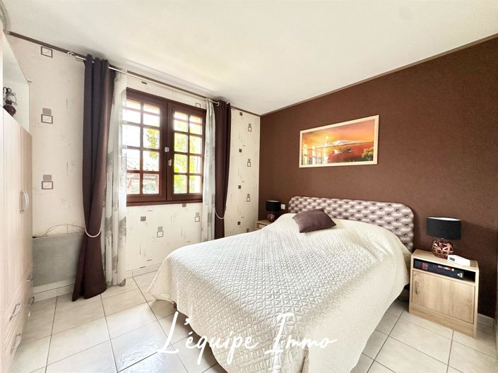 Image No.8-3 Bed House for sale