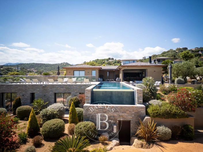 Image No.12-5 Bed House for sale