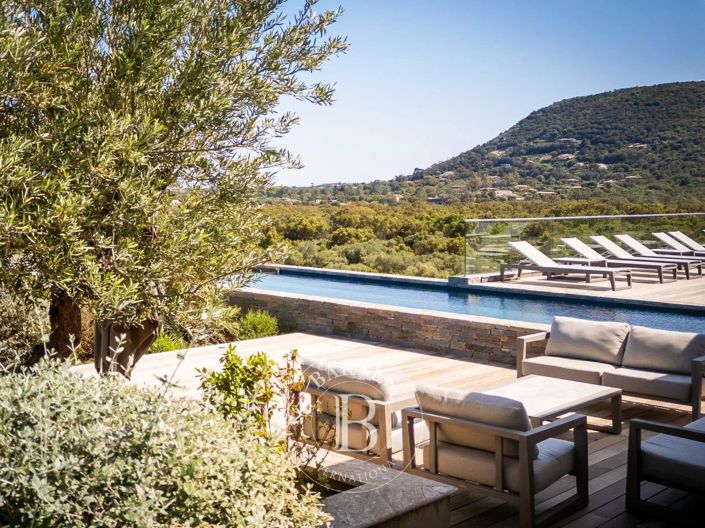 Image No.2-5 Bed House for sale