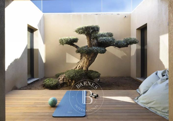 Image No.22-5 Bed House for sale