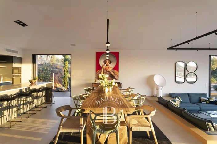 Image No.3-5 Bed House for sale