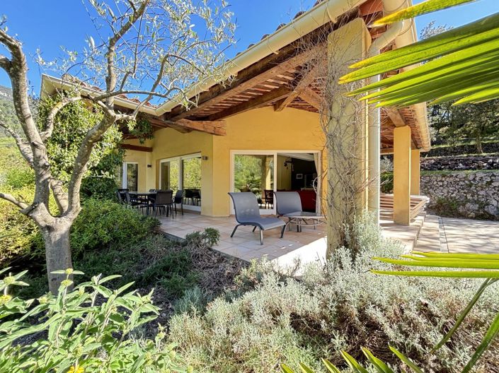 Image No.11-5 Bed House for sale