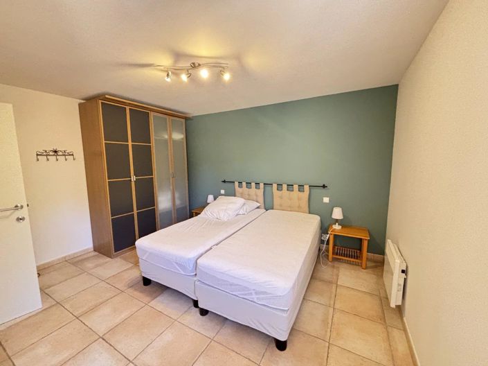 Image No.6-5 Bed House for sale