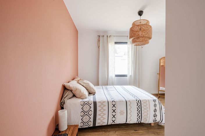 Image No.11-3 Bed House for sale