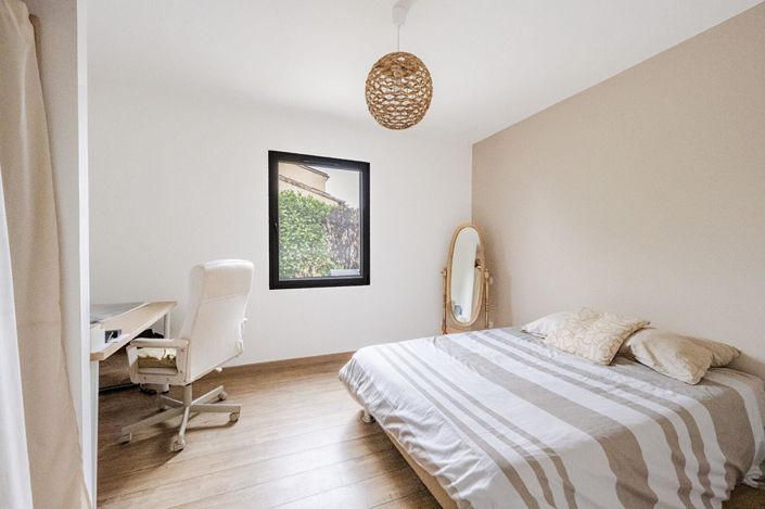 Image No.12-3 Bed House for sale