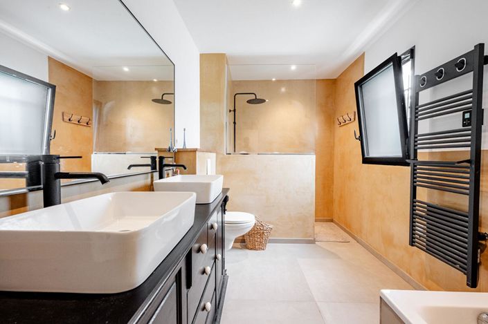 Image No.13-3 Bed House for sale