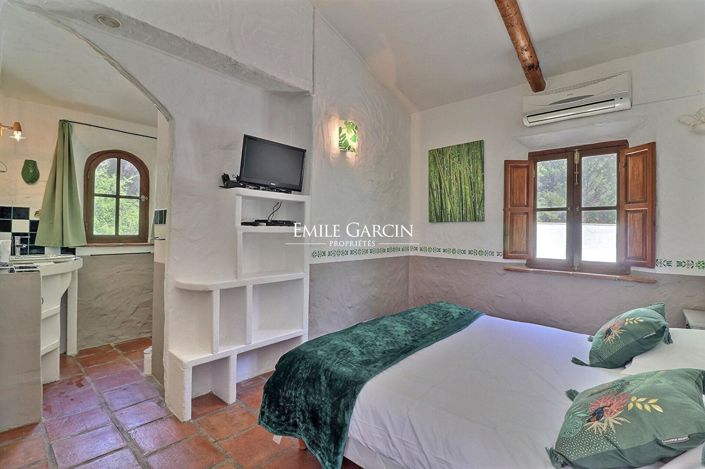 Image No.8-Maison de 14 chambres à vendre à Fontaine-de-Vaucluse