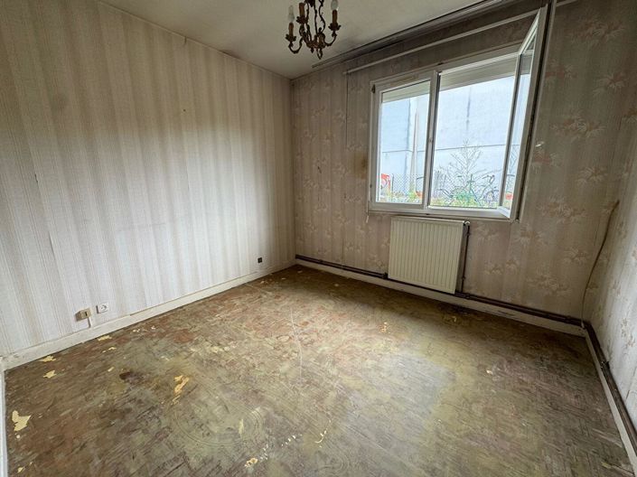 Image No.10-3 Bed House for sale