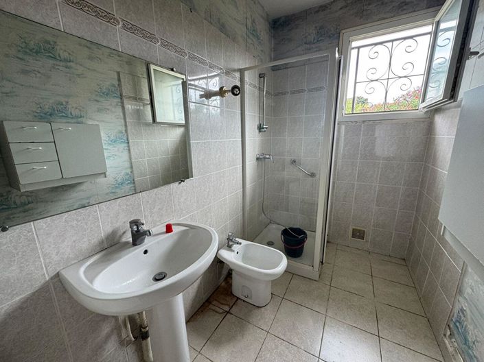 Image No.11-3 Bed House for sale