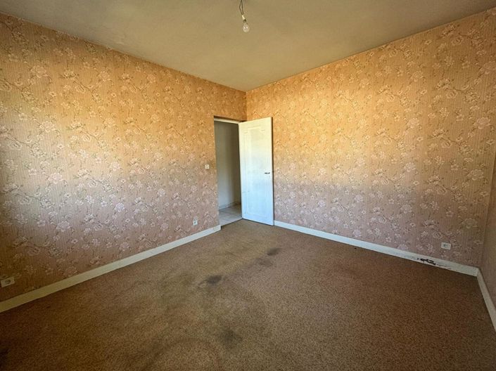 Image No.8-3 Bed House for sale