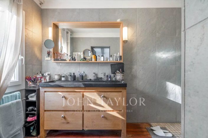 Image No.10-6 Bed House for sale