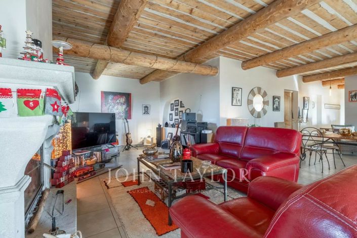 Image No.7-6 Bed House for sale