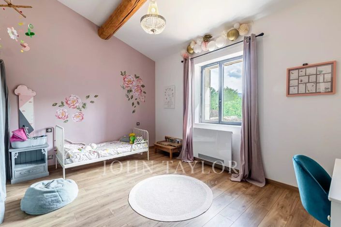 Image No.8-4 Bed House for sale