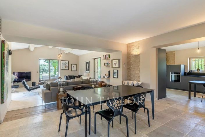 Image No.10-5 Bed House for sale