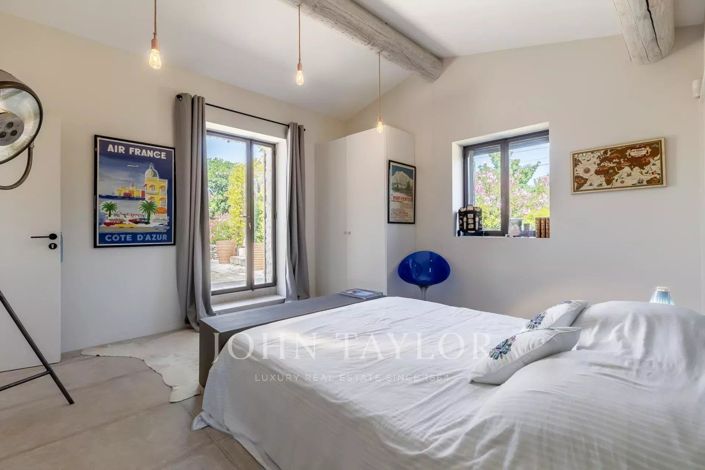 Image No.18-5 Bed House for sale