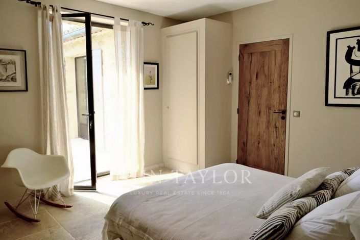 Image No.9-5 Bed House for sale