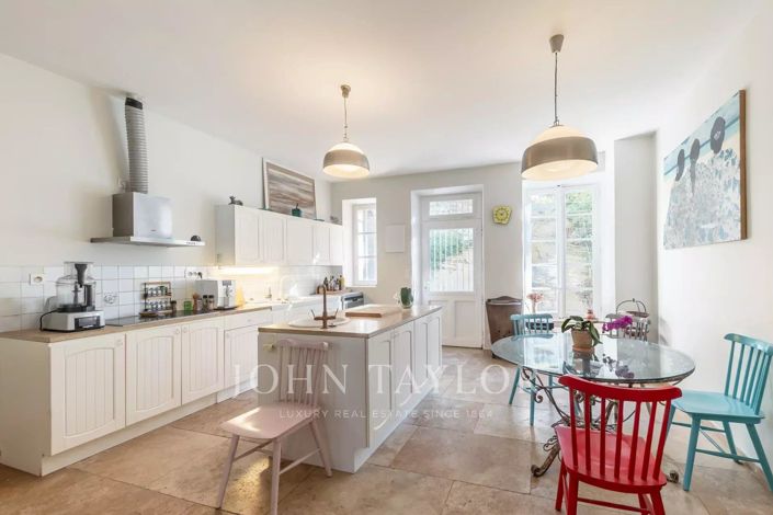 Image No.10-Maison de 6 chambres à vendre à Fontaine-de-Vaucluse