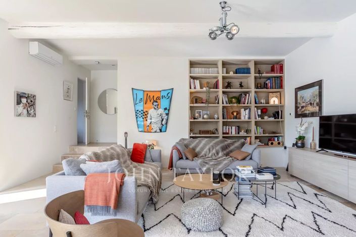 Image No.11-3 Bed House for sale