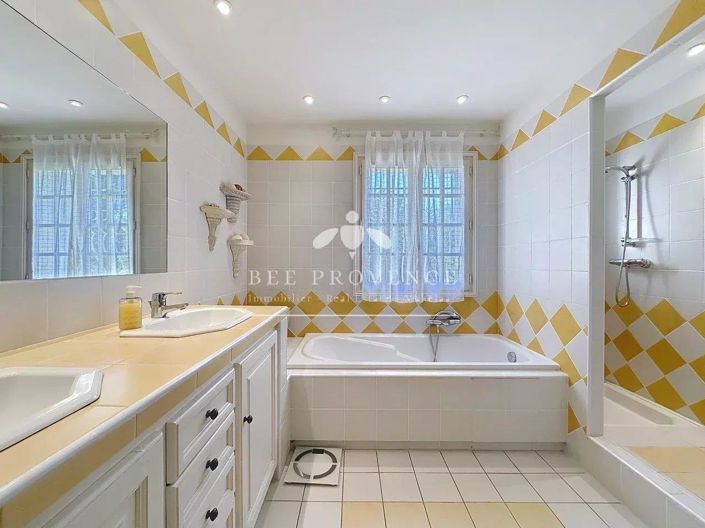 Image No.17-Maison de 5 chambres à vendre à Saint-Raphael