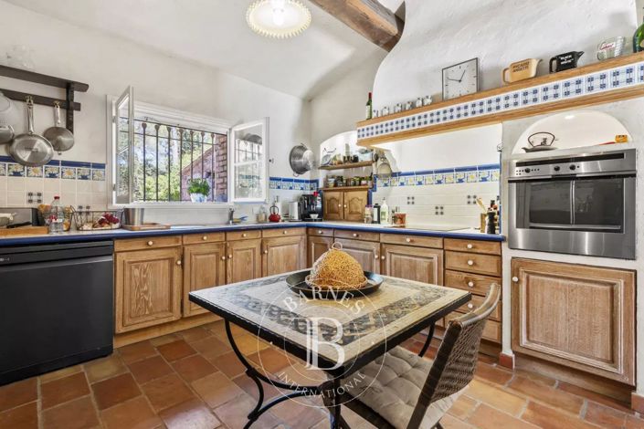 Image No.5-5 Bed House for sale