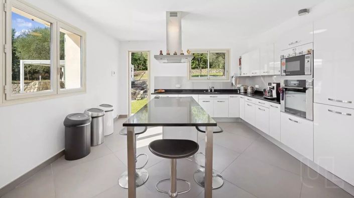 Image No.5-5 Bed House for sale