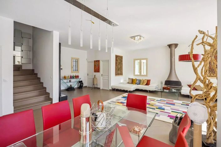 Image No.7-5 Bed House for sale